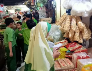 Survei Pasar Kelas 4 SD EXISS ABATA: Meningkatkan Pemahaman Ekonomi di Sekolah Islam Jakarta Barat